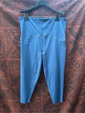 SPANX High-Rise Capri Leggings in Slate Blue